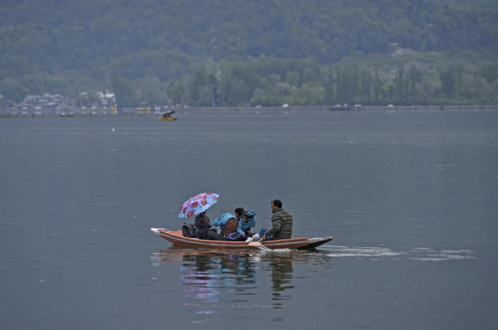 MeT : Rain Bring Slight Respite, More Showers Predicted In J&K