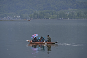  MeT : Rain Bring Slight Respite, More Showers Predicted In J&K