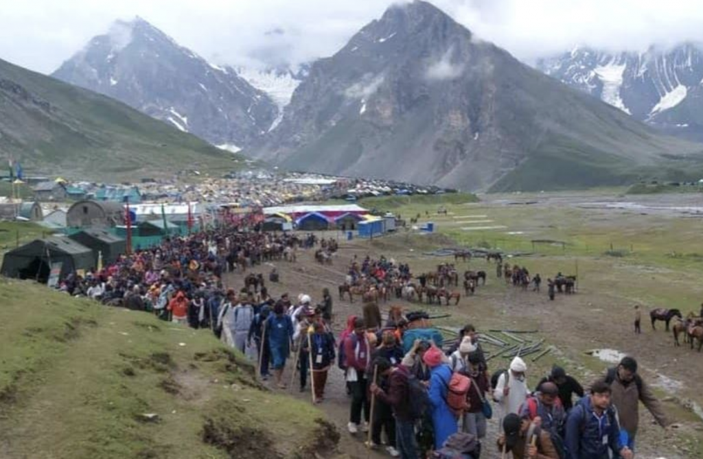 Amarnath Yatra: 3rd batch of pilgrims leave for Kashmir