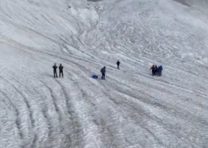 Indian Air Force rescues two stranded mountaineers from Thajwas Glacier