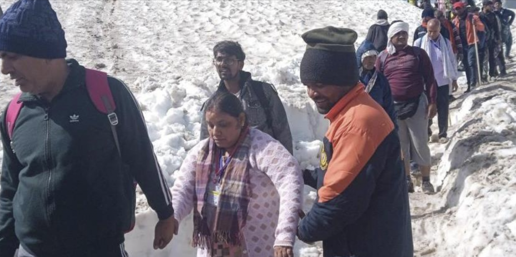 More than 6,200 pilgrims leave Jammu for Amarnath Yatra