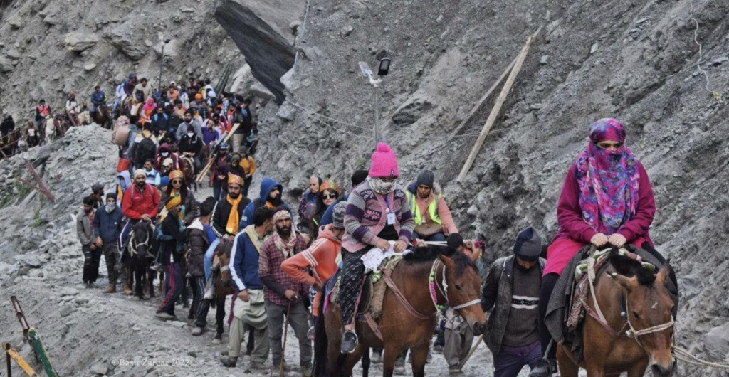 More than 3 lakh record breaking number of pilgrims performs spiritual Amarnath Yatra