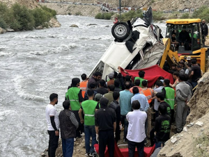 Search continues for second day to find four persons missing in Drass river