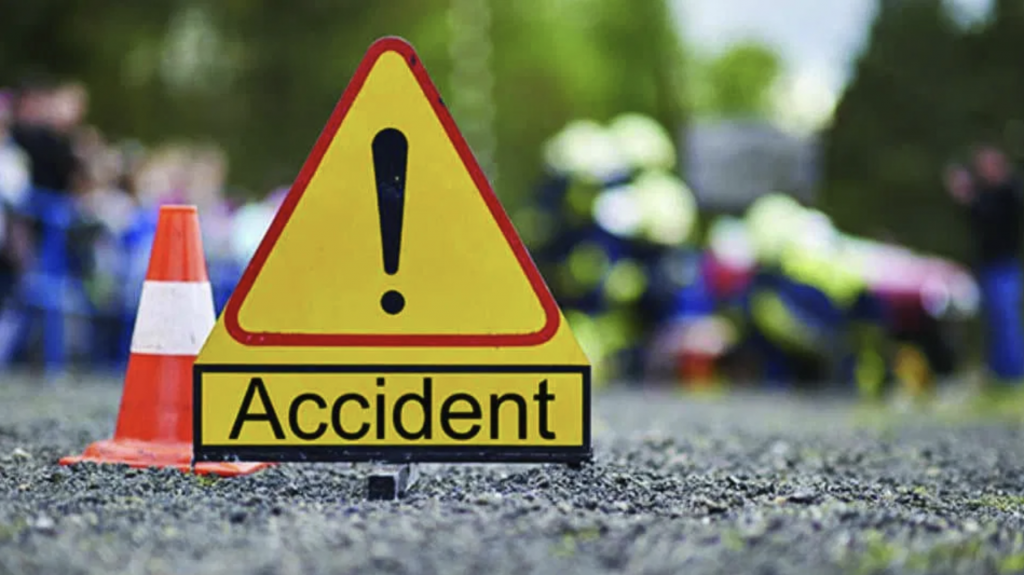 2 dead as truck falls into ditch in Jammu