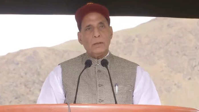 Rajnath Singh : India ready to cross LoC to maintain its honour