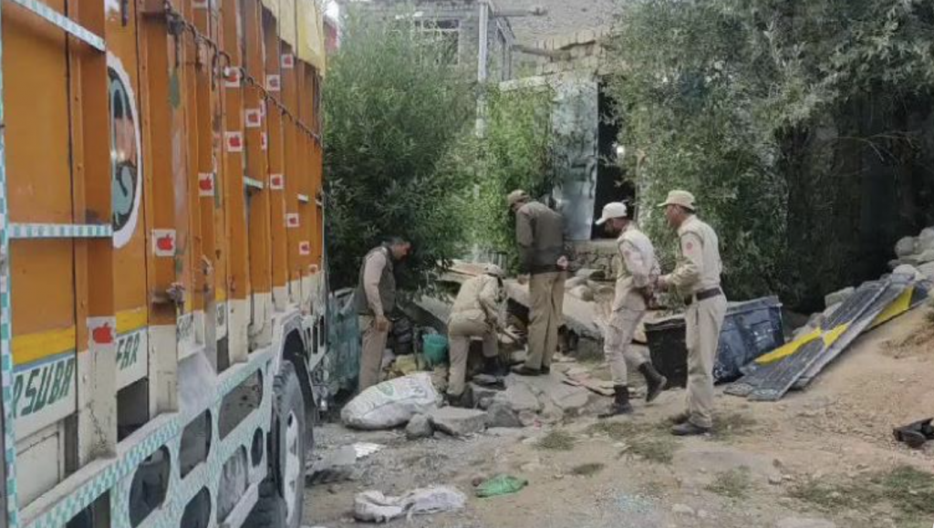 2 killed,10 injured in a mysterious blast in Kargil