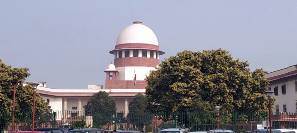 SC asks AG, SG to look into suspension of J&K lecturer for appearing in Article 370