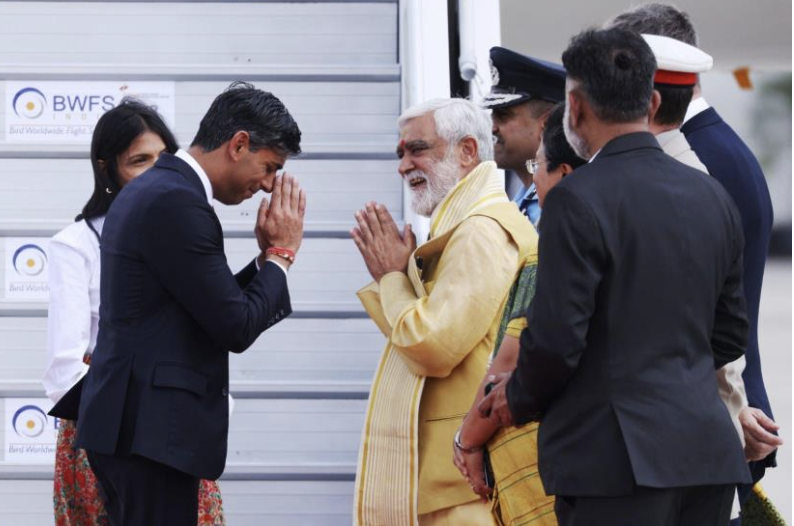 Choubey greets British PM Rishi with ‘Jai Siyaram’