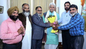  Delegation of Apple Farmers' Federation, DDC Chairman Budgam call on Lt Governor