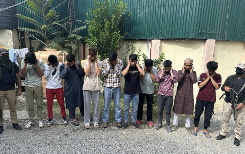 10 arrested for ‘vitiating peaceful atmosphere’ outside Jamia Masjid Srinagar