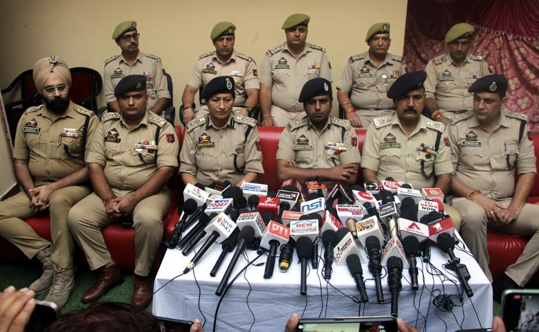 SSP Jammu : Inter-state chain snatcher gang busted; 4 arrested