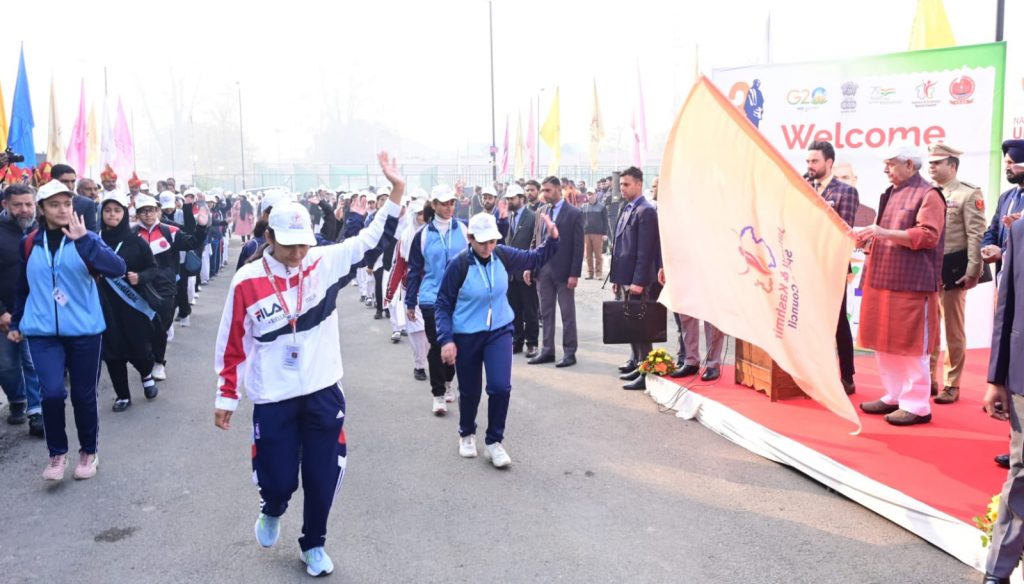 Lt Governor flags off ‘Run for Unity’ to commemorate birth anniversary of Sardar Vallabhbhai Patel in Srinagar