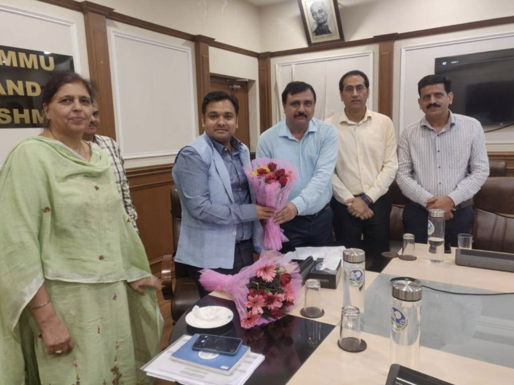 Dr Piyush assumes charge of Secretary, PD&MD; assesses departmental working