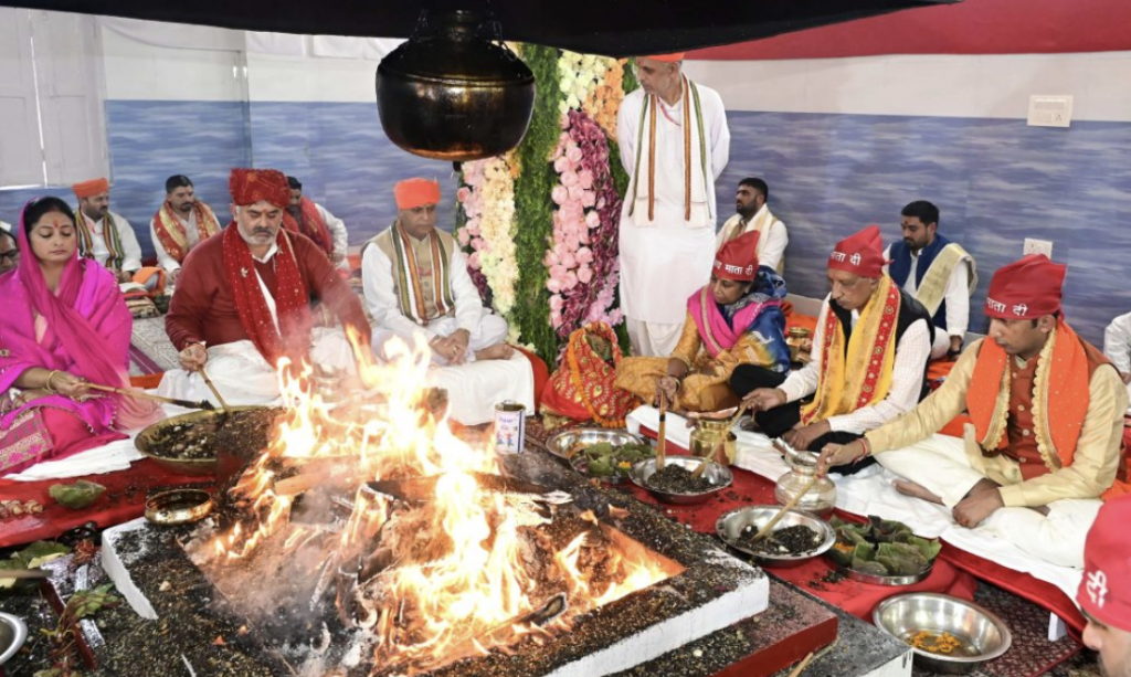 Over 4 Lac Pilgrims Visited Vaishno Devi During Navratri: Officials