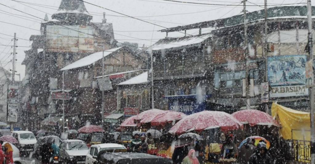 Snowfall ,Light rain over higher reaches of J&K during next 24 hours: MeT