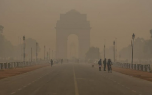  Delhi wakes up to dense haze as air quality turns 'severe' at many locations