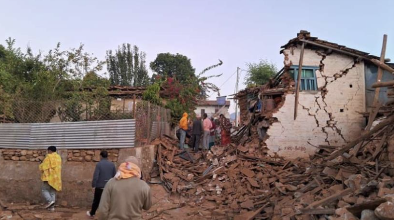 Midnight earthquake kills 128 in Nepal
