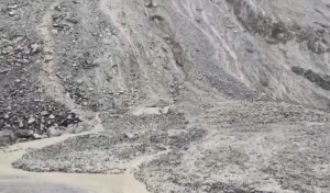 Jammu-Srinagar highway closed for traffic after mudslide