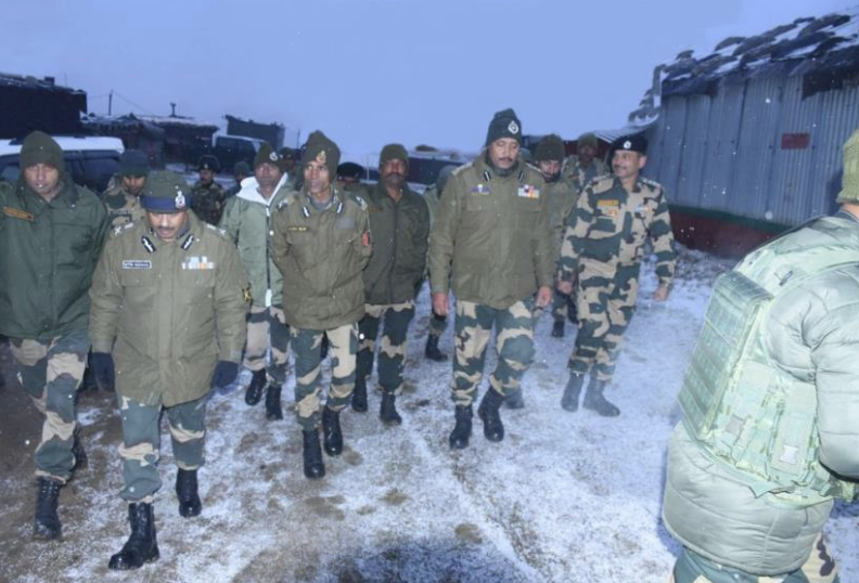 BSF chief visits forward base along LoC after Pak Soldeirs ‘ violate ceasefire