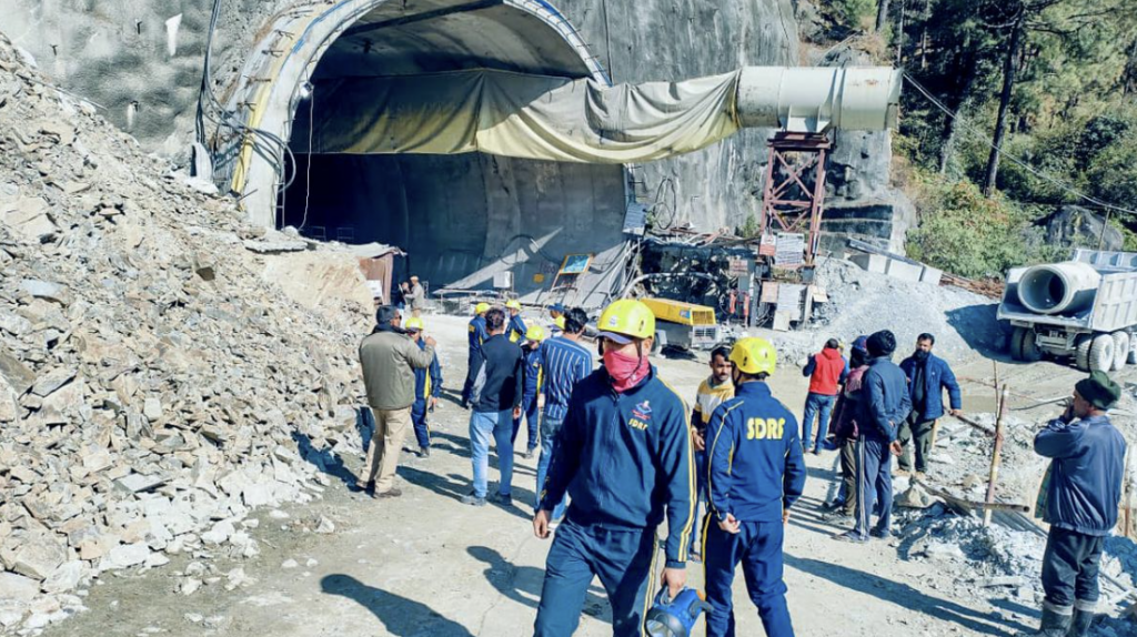 Uttarkashi Tunnel Collapse | Rescuers Establish Communication With Trapped Workers, Food, Water Being Supplied