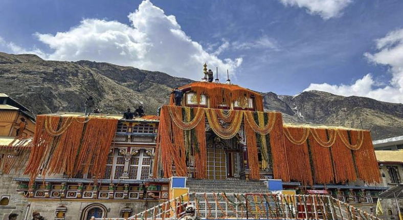 Badrinath Dham decked up with 15 quintals of marigold before portals close for winter today