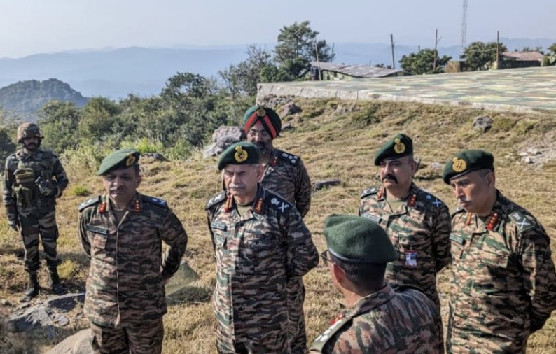 Northern Army commander reviews operational situation in Rajouri