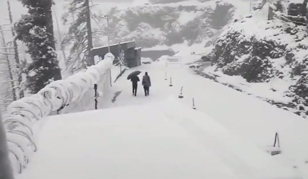Mughal Road Closed Due to Fresh Snowfall