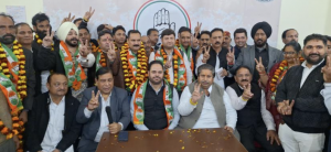  Scores of political social activists join Congress in Kathua