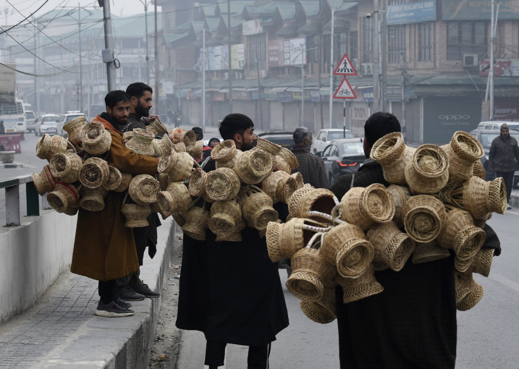 Night temp improves, Srinagar mercury settles at -1.5 °C