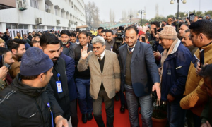  CS accorded rousing welcome at Srinagar Secretariat