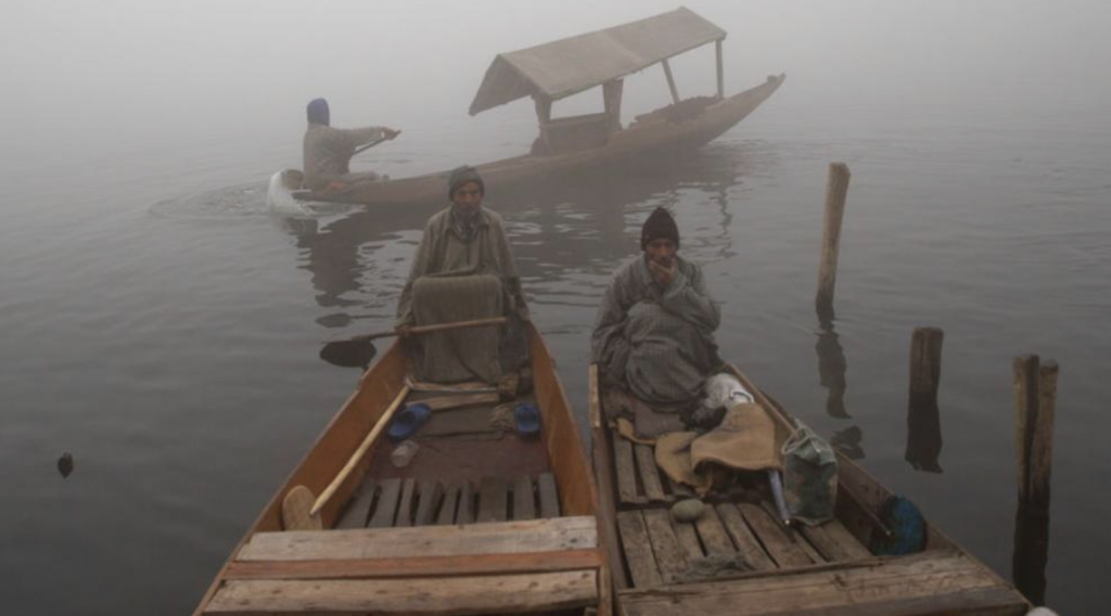 Kashmir Continues To See Dip In Night Temp, Dense Fog In Morning