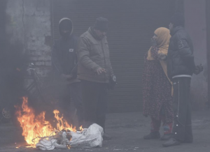 Dense fog continues to envelop Kashmir