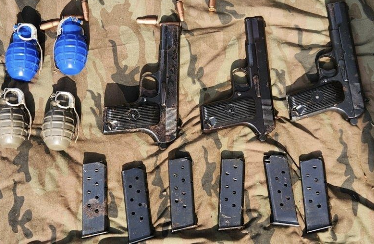 Security forces seize pistols, hand grenades during search ops in Poonch