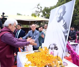 Lt Governor pays tributes to Mahatma Gandhi on his Punyatithi