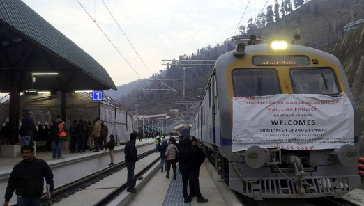 CRS inspects Banihal-Khari section of USB Rail Link, trial run conducted