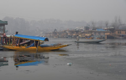 Temperature plunges further in Kashmir, Srinagar records minus 5.0°C