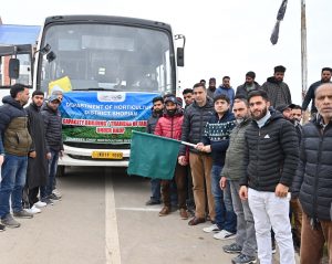 DC Shopian flags-off farmers’ tour for capacity building under HADP