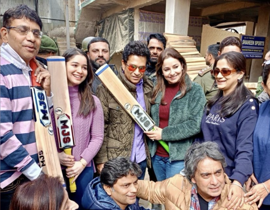 Sachin Visits Bat-Manufacturing Unit In Kashmir, Pleased With Quality Of Willow