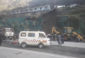 Labourer from UP dies under landslide on highway