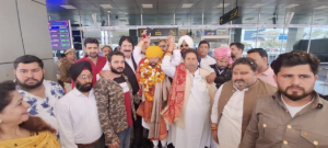 Former MP Lal Singh gets rousing reception in Jammu after rejoining Congress