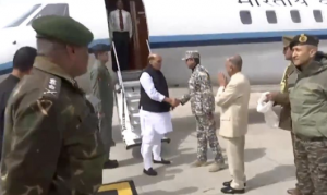  Due to 'inclement weather' in Siachen, Rajnath Singh to celebrate Holi with forces in Leh today