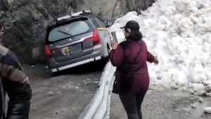 Massive Snow Avalanche Strikes Srinagar-Leh Highway At Sonamarg, No One Injured