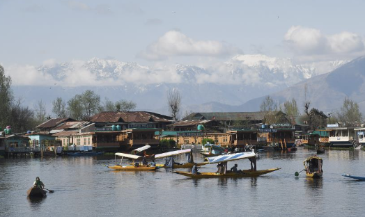 Night temperature rises amid dry weather forecast in Kashmir