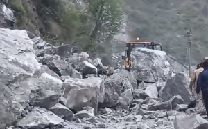 Jammu-Srinagar National Highway Closed Due To Landslide