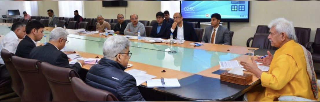 LG Sinha Reviews Progress Of Transit Accommodations For PM Package Employees