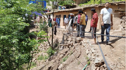 5 families shifted as houses get cracks