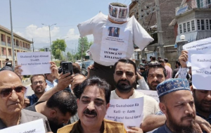BJP protests against Shopian district administration over killing of ex-Sarpanch