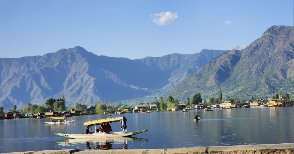 MeT forecasts ‘dry and hot’ weather as mercury soars in J&K