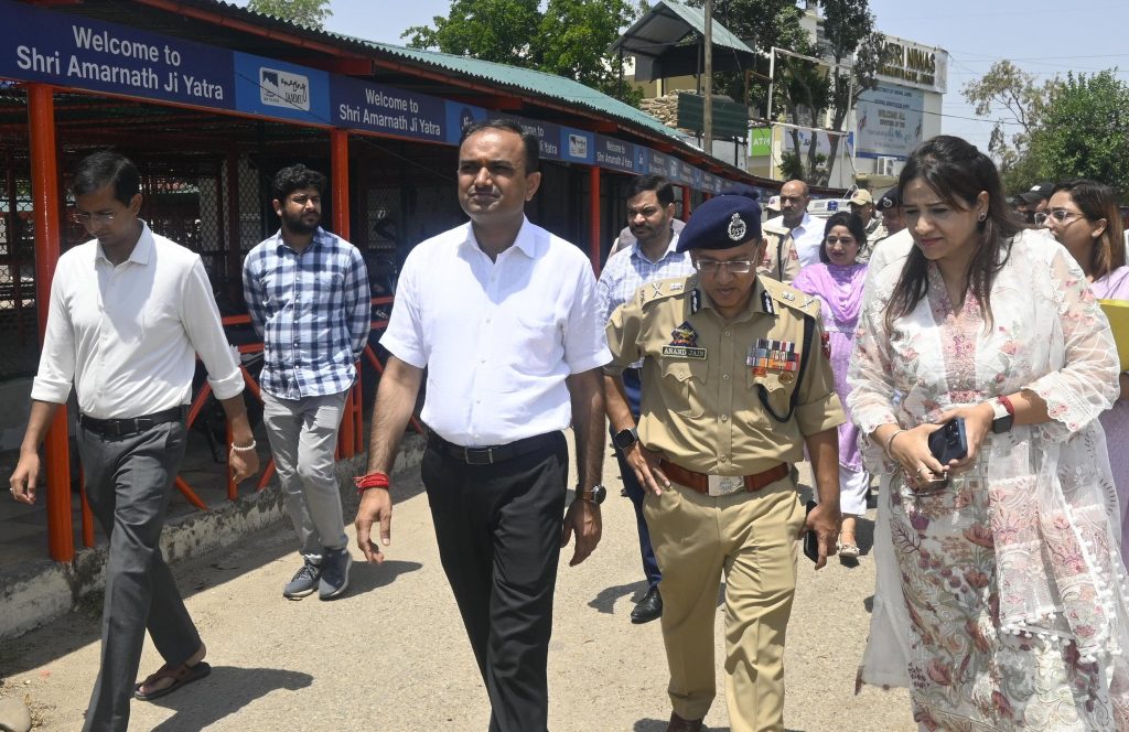 Div Com Jammu, ADGP visit Yatri Niwas Bhagwati Nagar to review preparations for Shri Amarnathji Yatra 2024