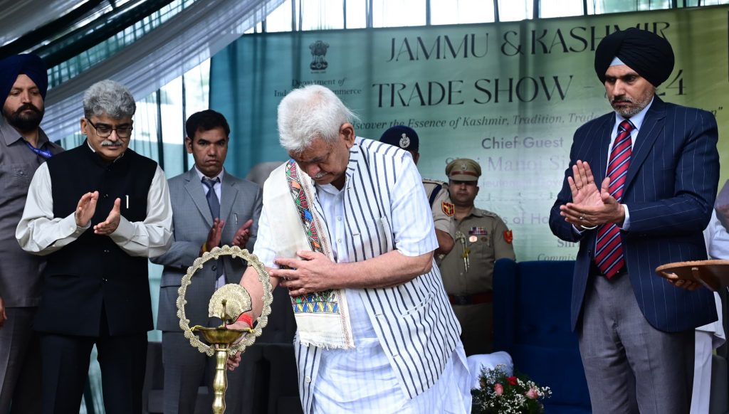 Lt Governor inaugurates J&K Trade Show 2024 in Srinagar